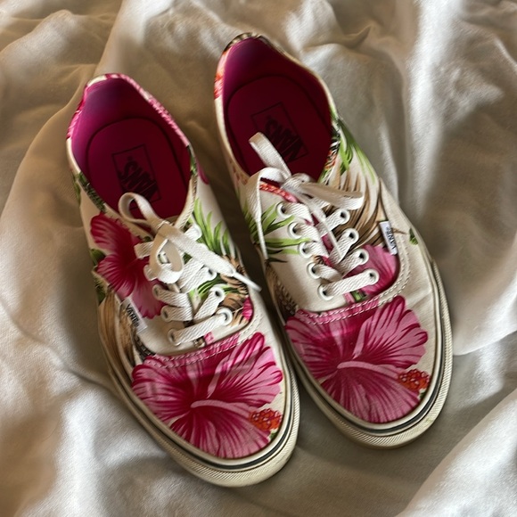 VANS ~ Hibiscus Lace Up Sneakers - Picture 2 of 8